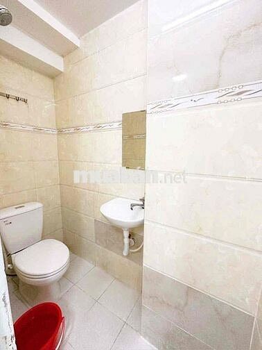 PHÒNG TRỌ GIÁ RẺ TẦNG TRỆT gần BX Q8 sẵn máy lạnh,bếp - Đường số 10