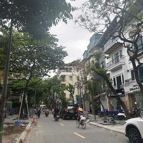 Bán nhà KBT 7,5 Tầng Mặt phố Ngọc Khánh – Nguyễn Công Hoan