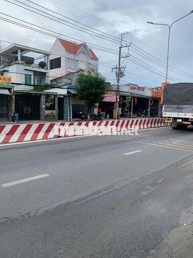 Chính chủ bán nhà 2 mặt tiền đường lớn dt 743c