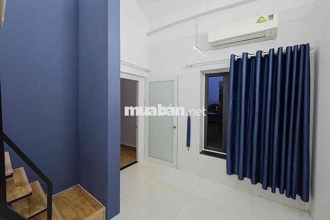 Trống sẵn Phòng gác Full Nội thất cửa sổ sáng , nhà mới sạch sẽ