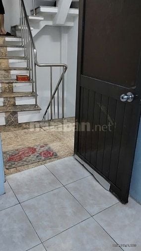 Cho thuê Phòng lầu 2 đúc kiên cố, Trần Phú, Quận 5, 25m2 đủ tiện nghi