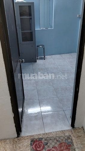 Cho thuê Phòng lầu 2 đúc kiên cố, Trần Phú, Quận 5, 25m2 đủ tiện nghi