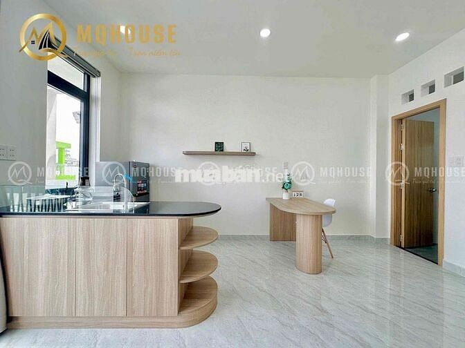 CĂN HỘ DỊCH VỤ BAN CÔNG FULL NỘI THẤT SIÊU RỘNG NGAY HOÀNG HOA THÁM