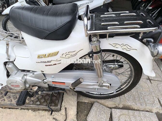 Daelim Cub 50cc Trắng Xăng