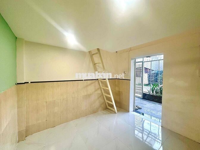 cho Thuê phòng có gác mới xây rộng rãi có sân phía trước