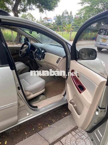 Toyota Innova 2006 màu bạc