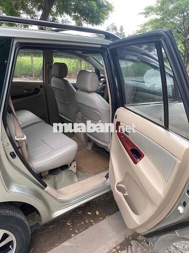 Toyota Innova 2006 màu bạc