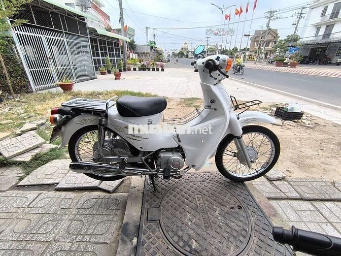 Daelim Cub 50cc Trắng Xăng