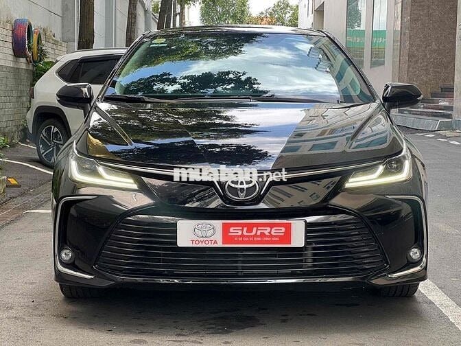Toyota Altis 1.8G 2023 Đen 30.000 km