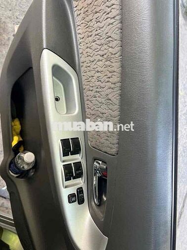 Toyota Innova 2012 Số sàn Bạc 7 chỗ