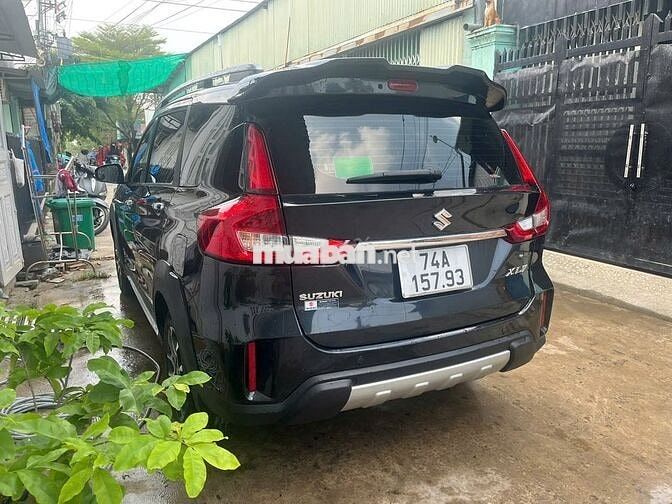 Suzuki XL7 7 chỗ màu Đen 35.042 km