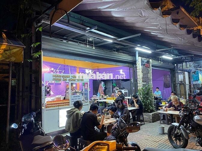 *** ng phụ bán và bưng bê