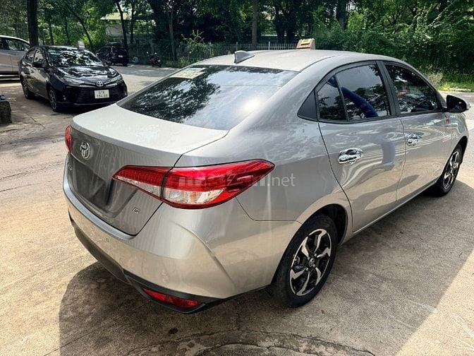 TOYOTA Vios 1.5E MT đời 2023, màu bạc mới mẻ, sang trọng 
