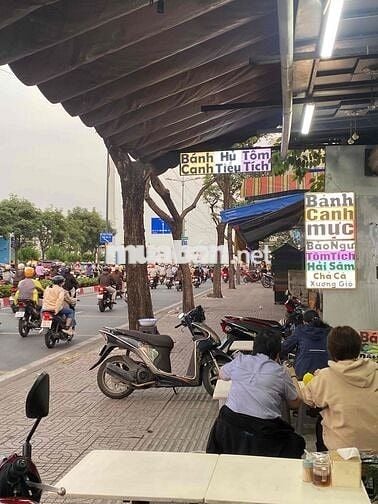 *** ng phụ bán và bưng bê
