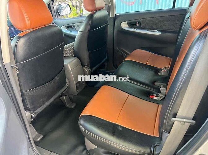 Toyota Innova 2012 Số sàn Bạc 7 chỗ