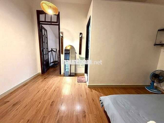 CHO THUÊ CĂN HỘ 2 PN CÓ BAN CÔNG FULL NỘI THẤT BAO ĐIỆN NƯỚC TRẦN PHÚ