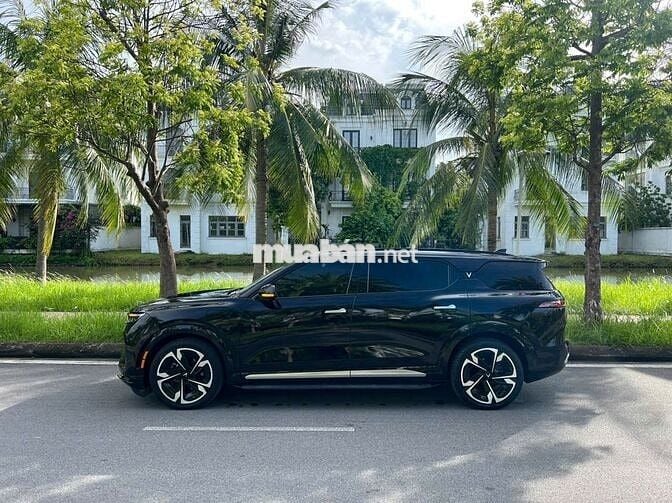 VinFast VF9 Plus 2025 7 chỗ Đen 17000 km