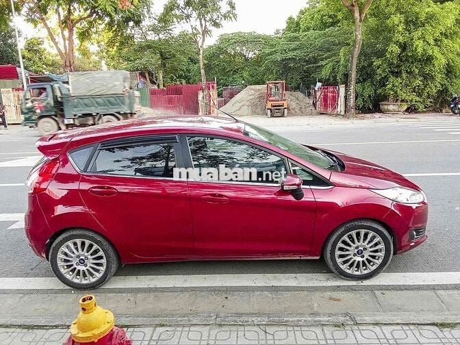 Ford Fiesta 1.5 sedan 2014 màu Đỏ