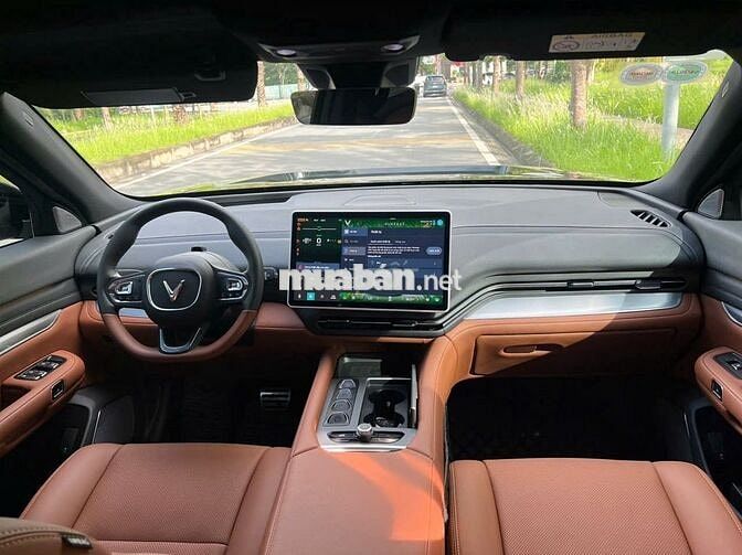 VinFast VF9 Plus 2025 7 chỗ Đen 17000 km