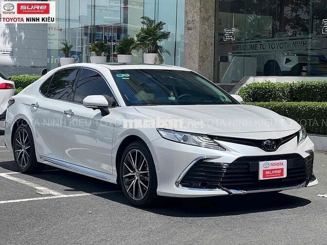 Camry 2.0Q 2021 Odo 30.000 km xe đẹp chính hãng