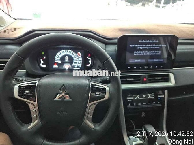 Mitsubishi Xpander Cross 2023 75000 km Xám