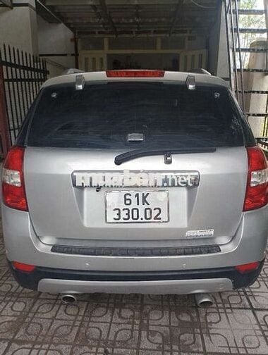 Chevrolet Captiva 7 chỗ màu Bạc