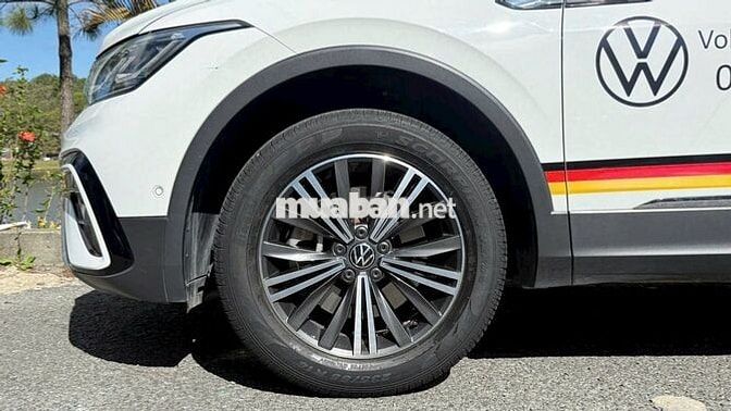 Volkswagen Tiguan Luxury 2024 Trắng 54.000 km