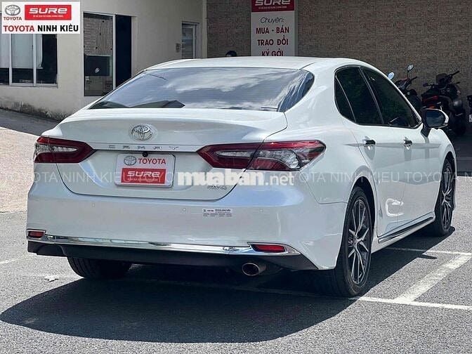 Camry 2.0Q 2021 Odo 30.000 km xe đẹp chính hãng