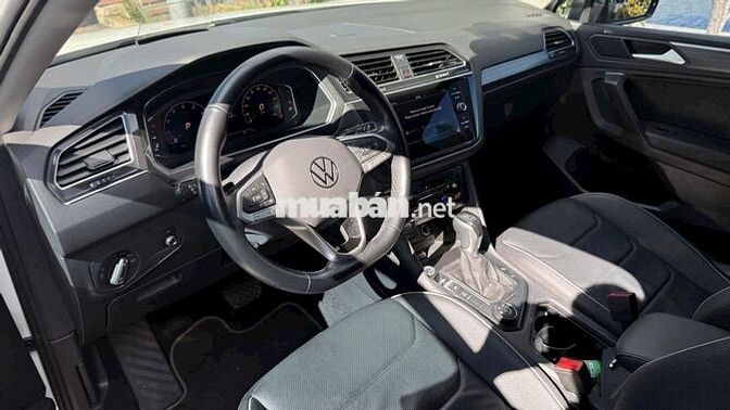 Volkswagen Tiguan Luxury 2024 Trắng 54.000 km