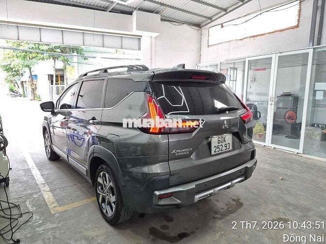 Mitsubishi Xpander Cross 2023 75000 km Xám