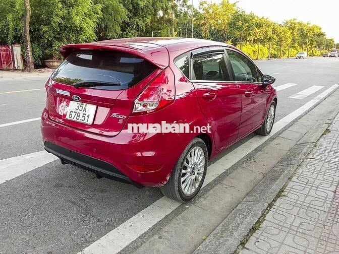 Ford Fiesta 1.5 sedan 2014 màu Đỏ