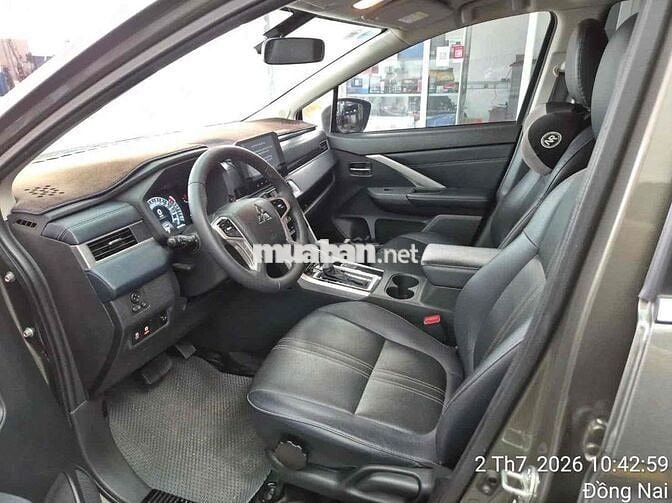 Mitsubishi Xpander Cross 2023 75000 km Xám