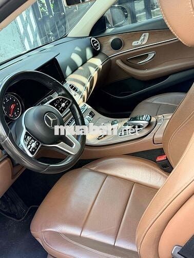 Mercedes-Benz E200 2019 - Sang trọng, đẳng cấp