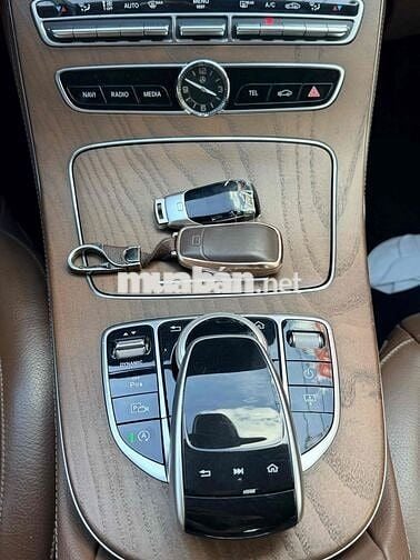 Mercedes-Benz E200 2019 - Sang trọng, đẳng cấp