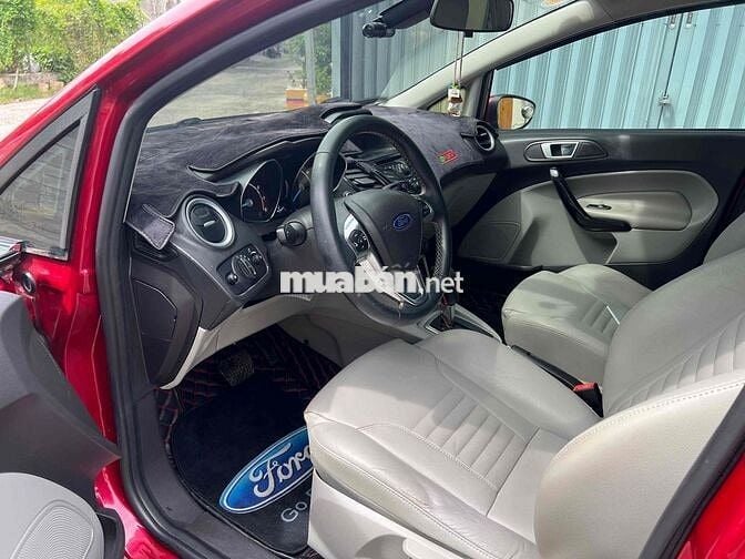 Ford Fiesta 2015 Đỏ