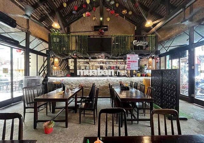 DTSD GẦN 200m2 - CHO THUÊ MẶT BẰNG ĐẸP KINH DOANH NGAY QUẬN 1