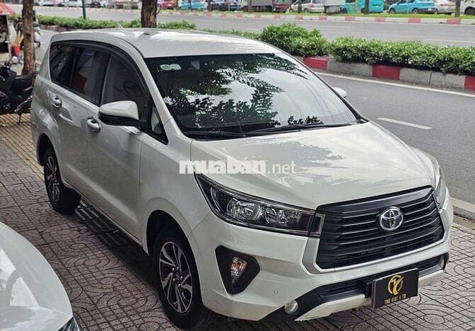 Toyota Innova 2.0 MT 2020 Trắng Số sàn