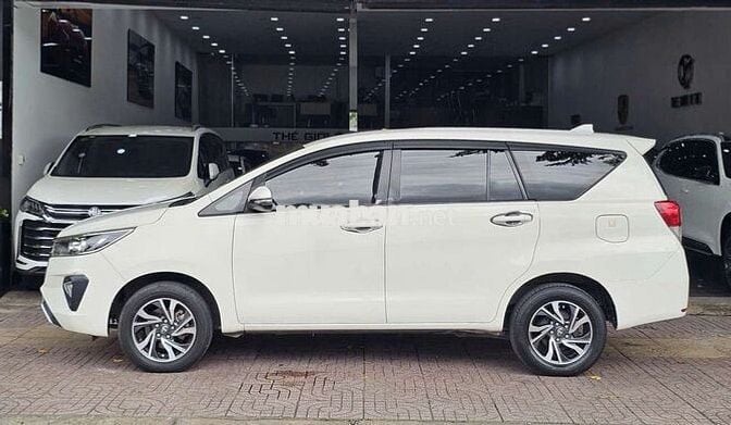Toyota Innova 2.0 MT 2020 Trắng Số sàn