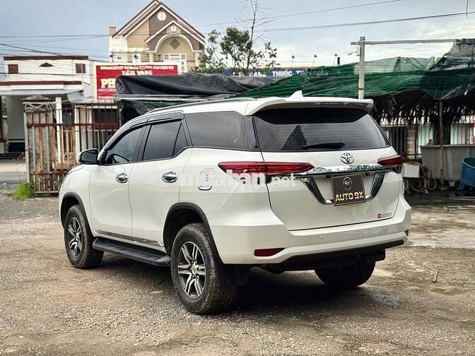 Toyota Fortuner model 2019 2.4AT Máy dầu Trắng
