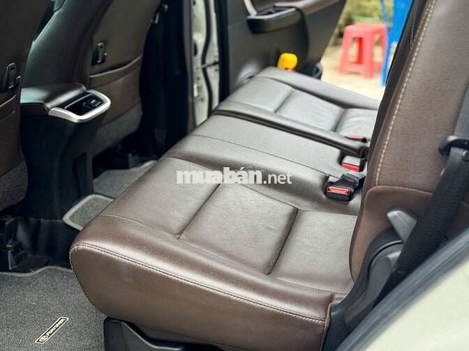 Toyota Fortuner model 2019 2.4AT Máy dầu Trắng