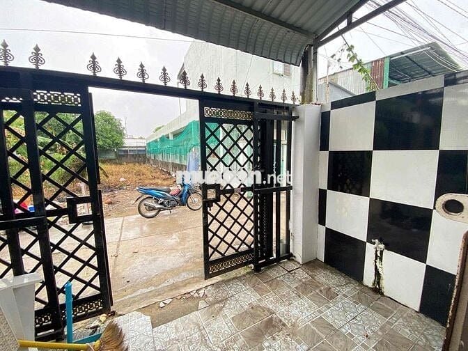 Nhà trệt nguyên căn 4x16m 02phòng 01máy lạnh hẻm sau ĐH Y Dược