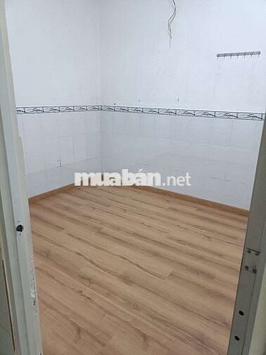 Nhà trệt H311  cách mặt tiền Nguyễn Văn Cừ 300m, hẻm ô tô