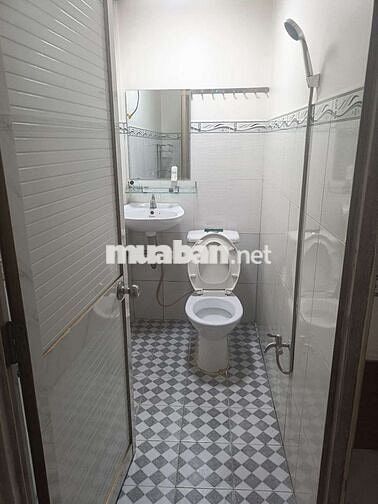 Nhà trệt H311  cách mặt tiền Nguyễn Văn Cừ 300m, hẻm ô tô