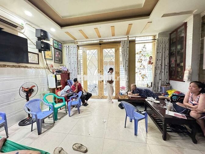 Bán Nhà 3 Tầng 210m2 ngang 6m 8pn đường 7m Thông Ô Tô tại Thành Thái