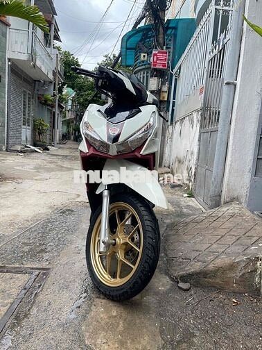 Honda Click 125i 2017 Trắng đỏ 4000km Thái Lan