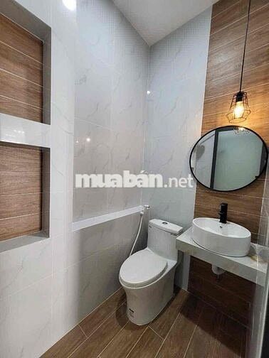 NHÀ KHU DÂN CƯ LONG PHƯỚC LỘ NHỰA VI VU CÓ NỘI THẤT 3pn