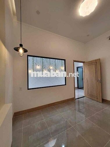 NHÀ KHU DÂN CƯ LONG PHƯỚC LỘ NHỰA VI VU CÓ NỘI THẤT 3pn