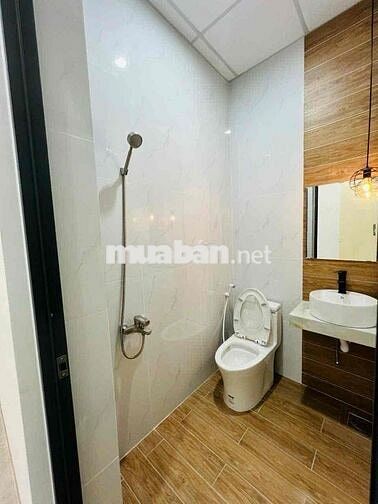 NHÀ KHU DÂN CƯ LONG PHƯỚC LỘ NHỰA VI VU CÓ NỘI THẤT 3pn