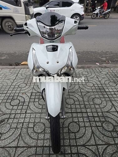 Honda Wave Thái 125cc 2024 Trắng đỏ 4000 km