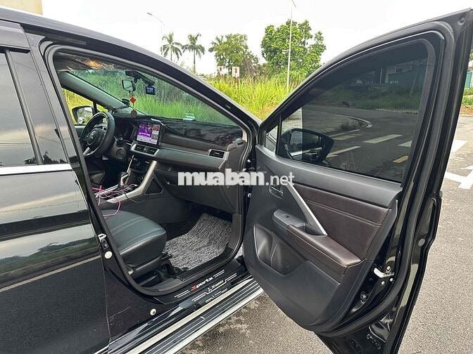 Mitsubishi Xpander Premium 2025 2 vạn km Đen